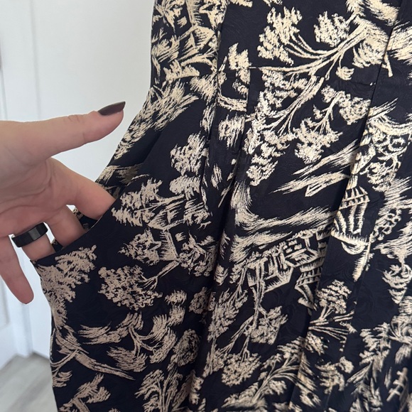 Chic Black and Cream Floral Midi Dress - Picture 3 of 6